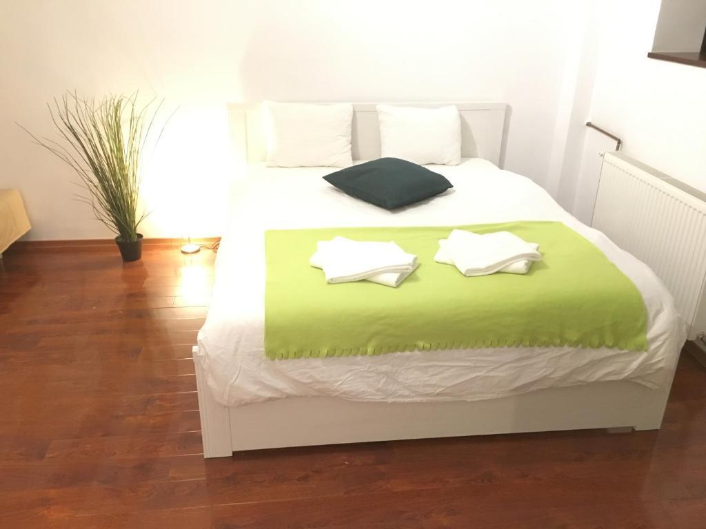 New 1 * Bucharest